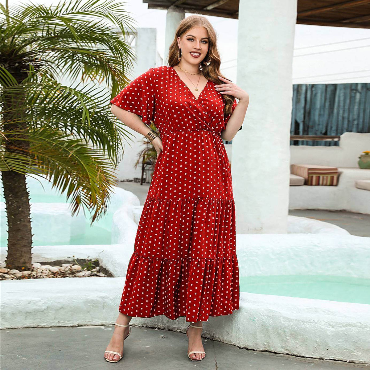 Vestido vermelho de bolinha para pessoas acima do peso