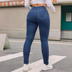 Pantalones vaqueros ajustados con pies elásticos