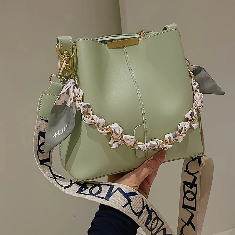 Bolso de Hombro para Mujer Estilo Cubo con Cadena