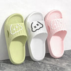 Zapatillas de baño de verano para el hogar.