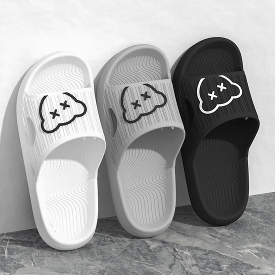 Zapatillas de baño de verano para el hogar.