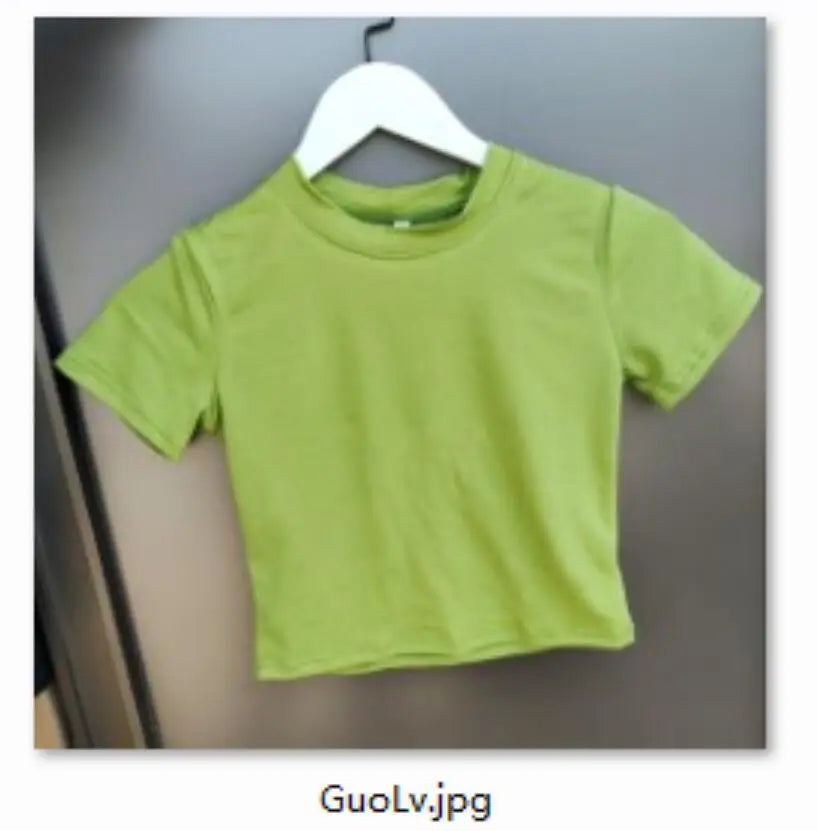 Camiseta casual morada de manga corta para mujer.