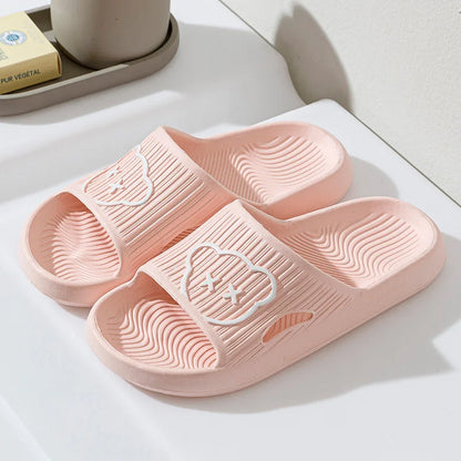 Zapatillas de baño de verano para el hogar.